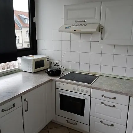 Leonardo Apartment *